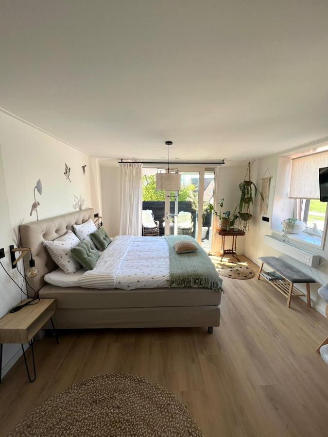 By Mosk Bed & Breakfast Engelum Bagian luar foto